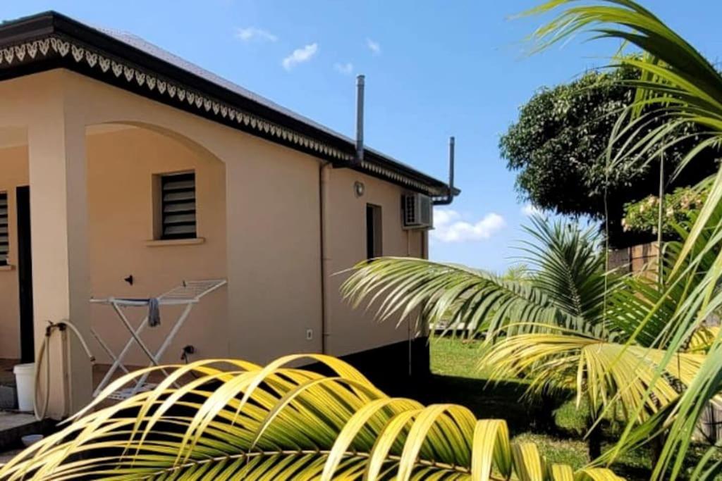 Appartement Ti coin jardin à La Paix Extérieur photo